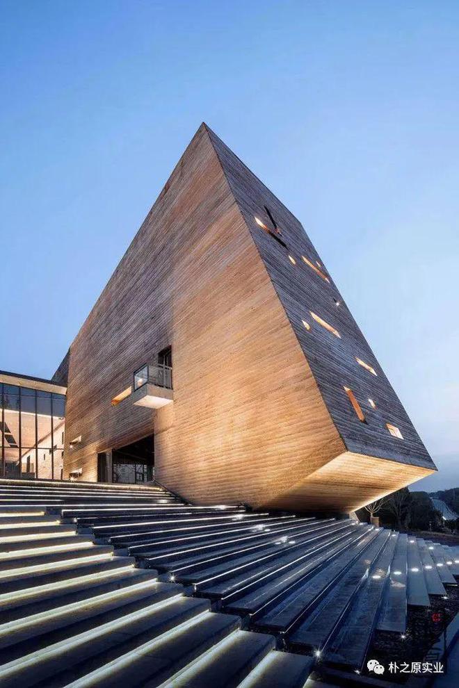 “泥土”的诗篇:探寻新型夯土墙建筑装饰的艺术之美(图5)