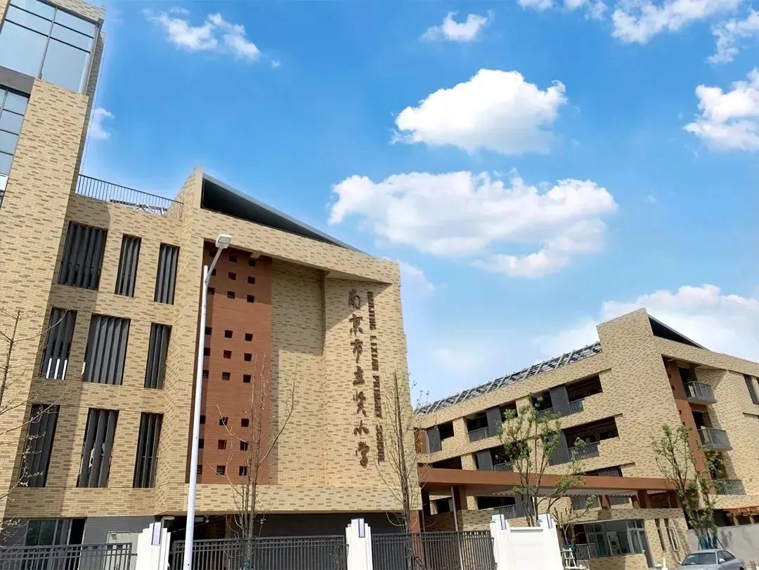 久诺：高品质建筑装饰解决方案助力中国西部科技创新港(图2)