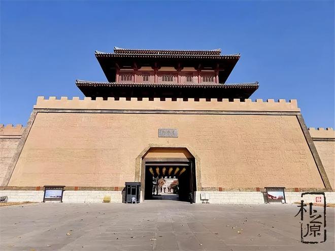 古今对话：现代夯土墙建筑装饰的和谐共生之道(图1)