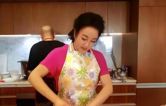 刘晓庆北京私宅被曝光近150000一平看完室内装修网友受不了(图19)