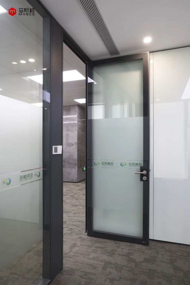 装配式隔断明框双玻隔墙央企岳阳林纸总部室内装修-马斯柯隔墙(图3)