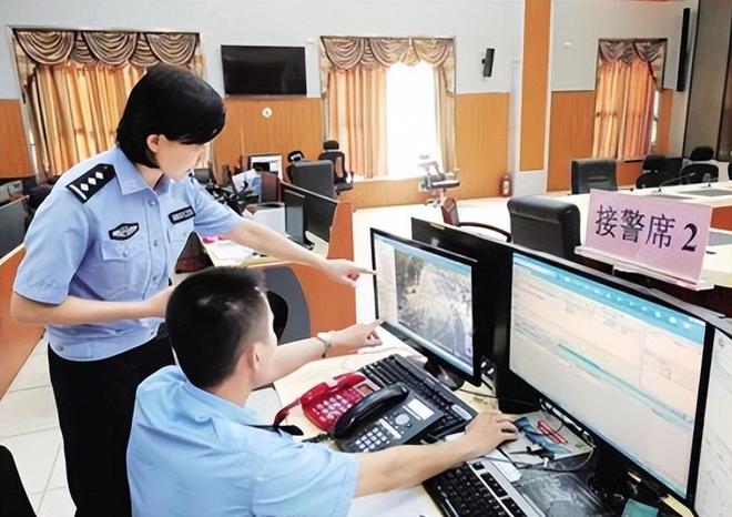 男子花63万买一套法拍房装修时竟在墙壁夹层发现6000万现金(图24)