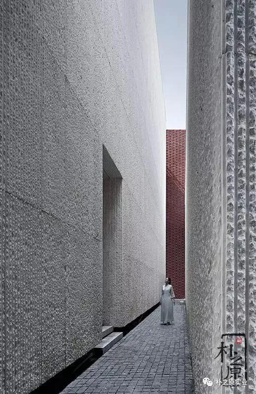 肌理之诗：混凝土装饰板在空间氛围营造中的艺术演绎(图2)