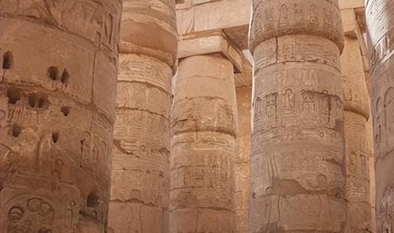 古埃及建筑中的柱式与装饰有哪些宗教意义和艺术审美(图1)