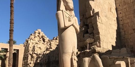 古埃及建筑中的柱式与装饰有哪些宗教意义和艺术审美(图2)