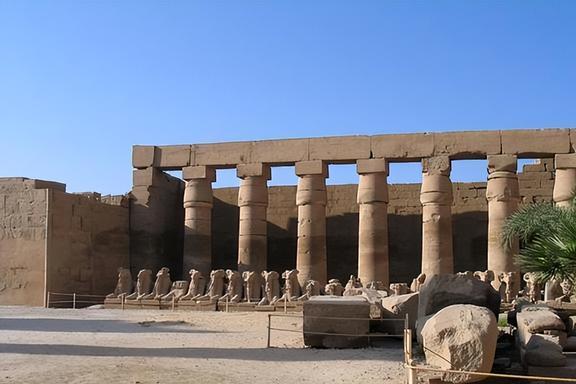 古埃及建筑中的柱式与装饰有哪些宗教意义和艺术审美(图3)