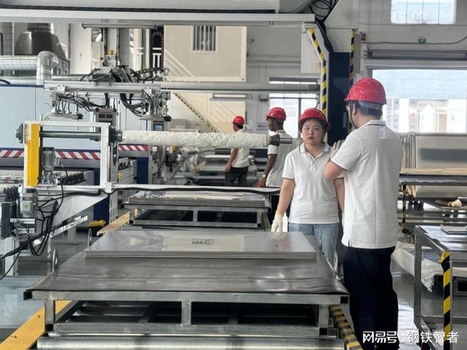 镜面钢板:闪耀的金属之美(图1)