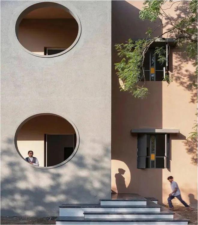 混凝土新生:大型公共设施中混凝土装饰板的创意革命(图2)