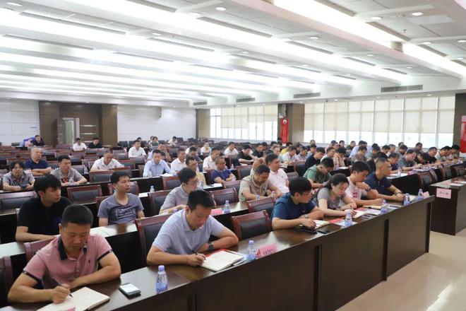 桥头召开限额以下工程及既有建筑装修改造工程管理培训会议(图2)