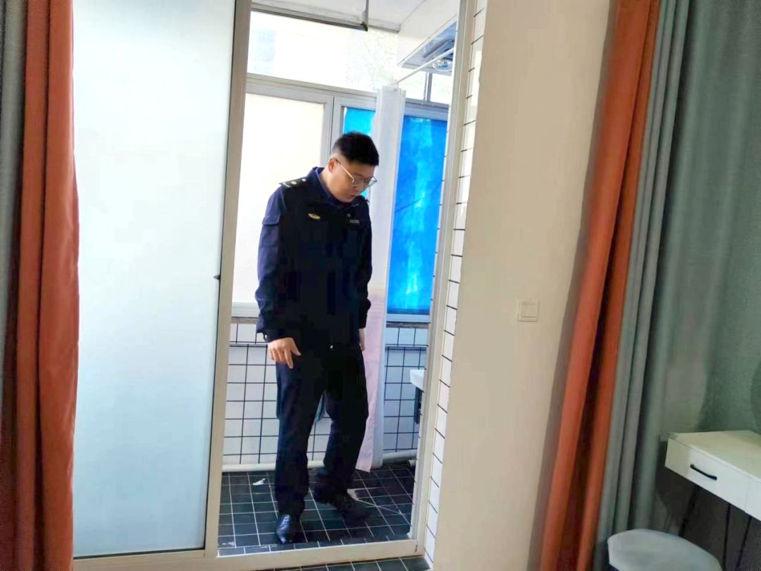 阳台改卫生间？发现即处置→(图1)