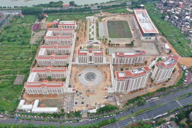 再官宣！漳州三中龙文校区9月投用！室内装修完成90%！还获中央资金扶持(图4)