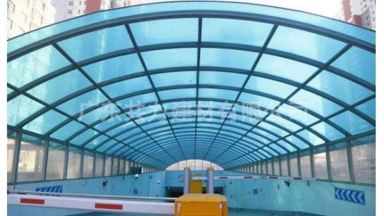 打破传统创新安装PC耐力板安装新篇章(图2)