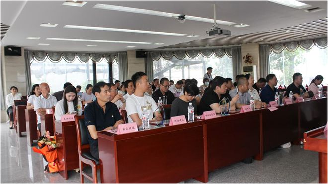 南阳市装饰业协会理事会暨2023年度“卧龙杯”奖颁奖典！(图8)