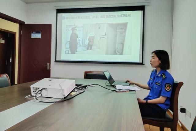 “红领巾”化身“城管蓝”沉浸式体验城市管理(图2)