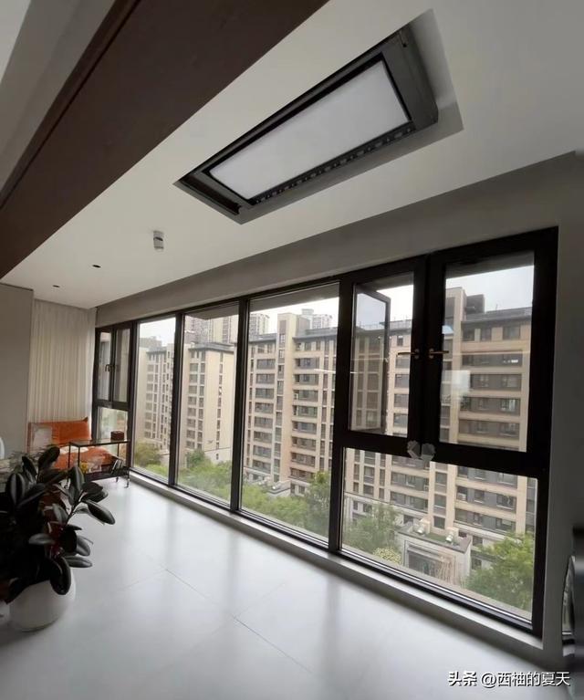 上东一男子晒出118m²的家因装修太过高级走红客厅成为亮点！(图6)