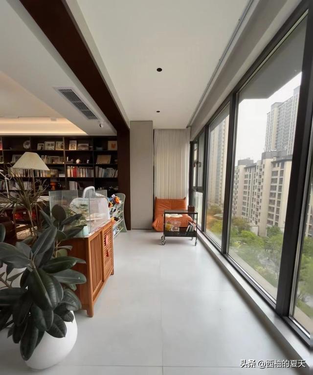 上东一男子晒出118m²的家因装修太过高级走红客厅成为亮点！(图7)