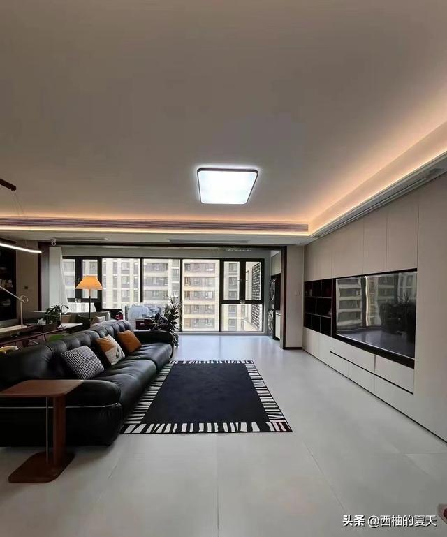 上东一男子晒出118m²的家因装修太过高级走红客厅成为亮点！(图1)