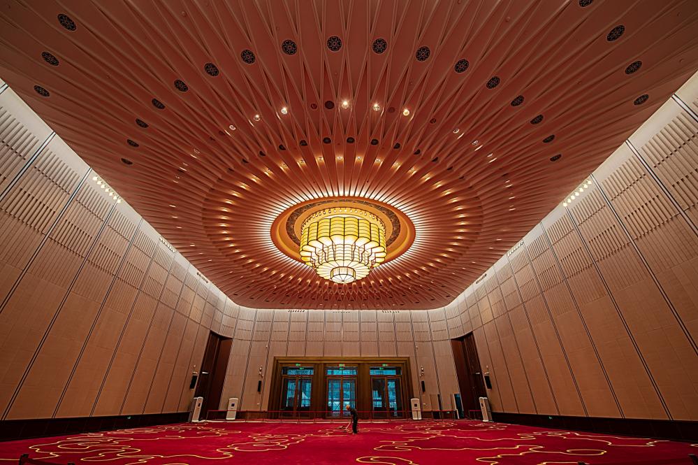 发展跃上“百亿能级”平台上海建筑装饰集团再谱新章(图1)