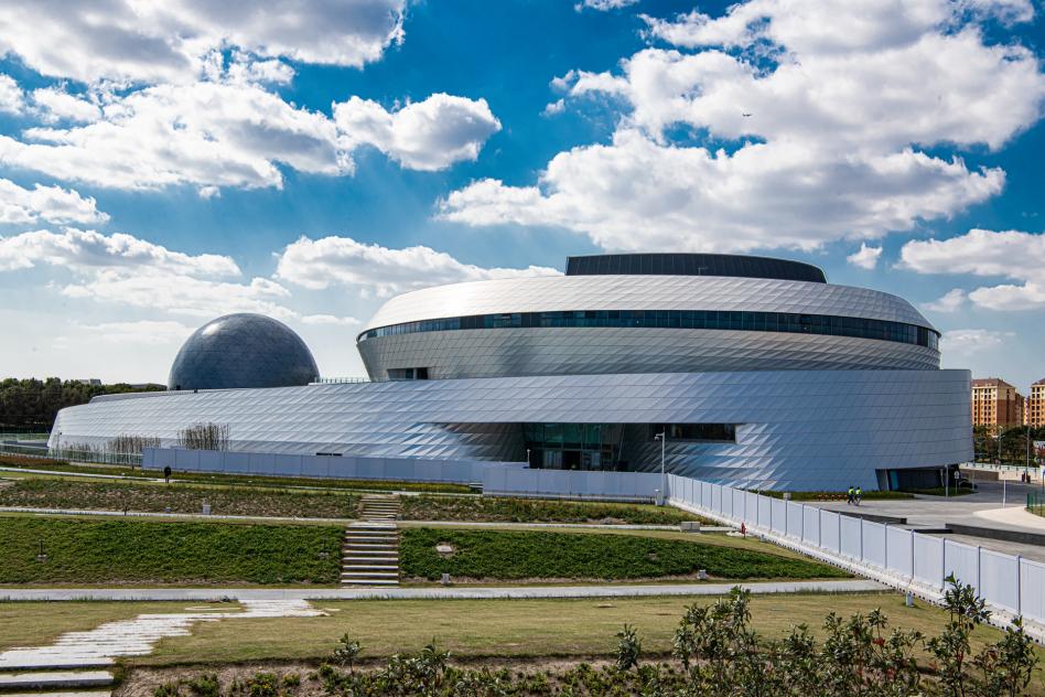 发展跃上“百亿能级”平台上海建筑装饰集团再谱新章(图2)