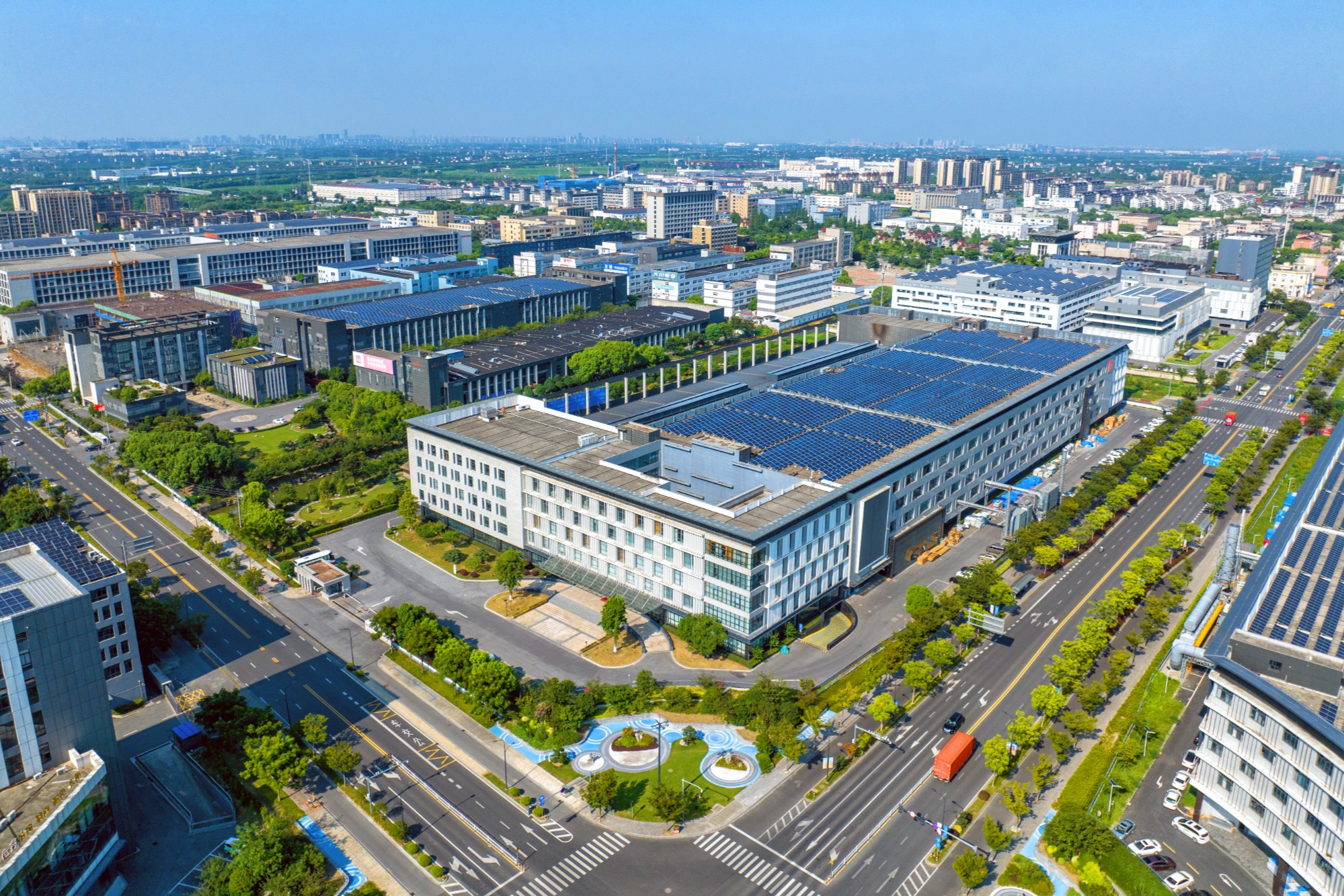 嘉兴秀洲:一面墙“装”出新花样(图1)