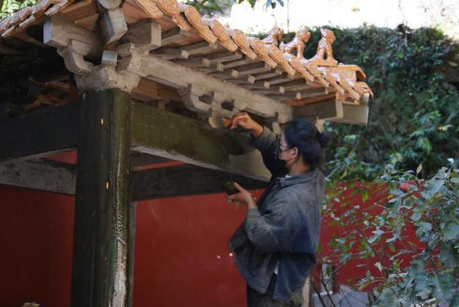 不工作、不结婚!浙江女孩28岁自费1万花150天把故宫“搬”回家(图2)