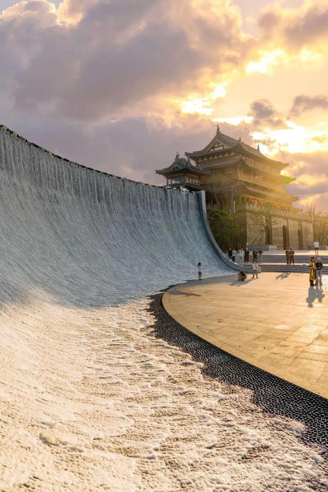 花7年盐官造迪拜同款瀑布复星甩卖太仓国际度假区LVMH出售OFF-WHITE(图1)