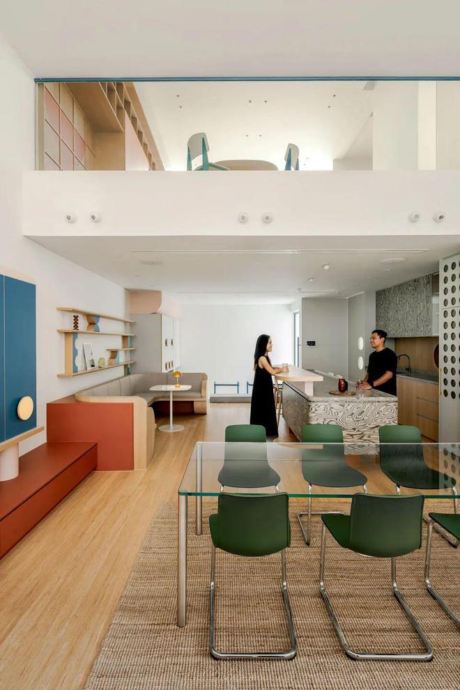 下沉式空间也能合理利用！新加坡这套房的小巧思不止这些(图2)