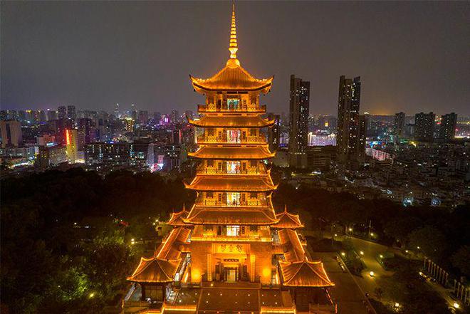 预算爆了？古建筑亮化这么做比较省(图1)