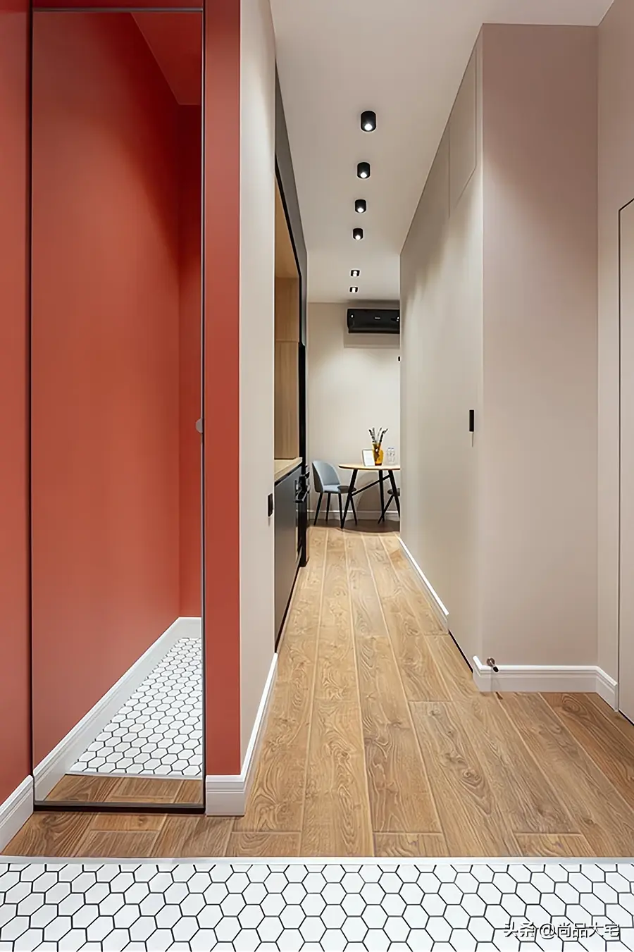 单身小姐姐的32㎡公寓室内打造7大功能区精致大气令人难忘(图5)