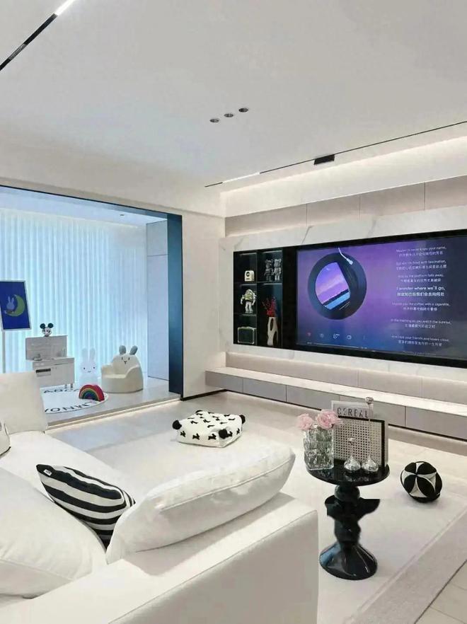 年轻夫妇拒绝“过度装修”把140㎡家装得堪称教科书太高级了(图1)