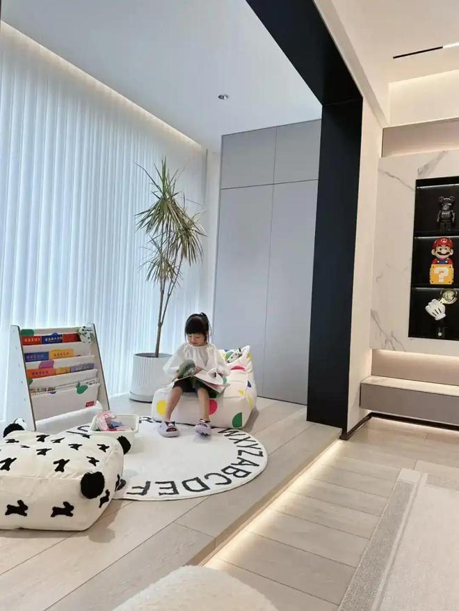 年轻夫妇拒绝“过度装修”把140㎡家装得堪称教科书太高级了(图3)