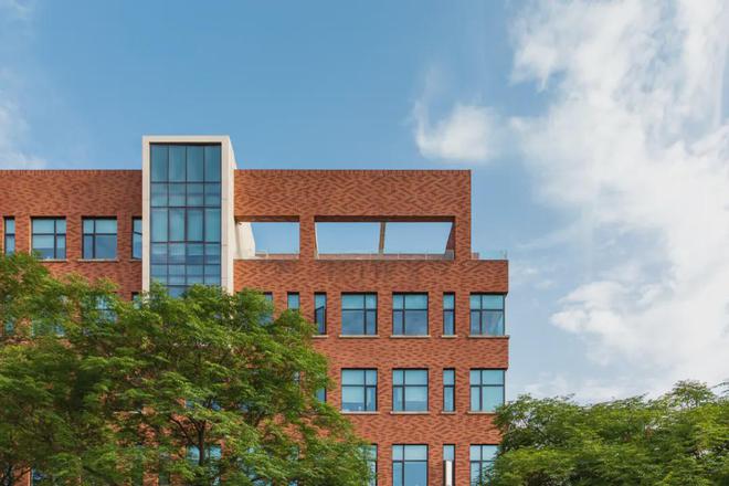 以雇主为导向以学生为中心西安欧亚学院探索专业建设转型突围(图1)