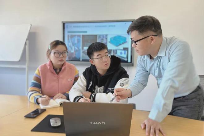 以雇主为导向以学生为中心西安欧亚学院探索专业建设转型突围(图7)