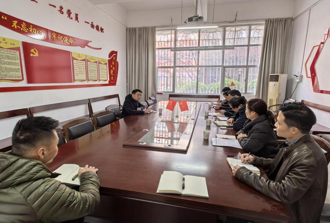 湖南交通职院建筑工程学院召开“双高”建设专题座谈会(图1)