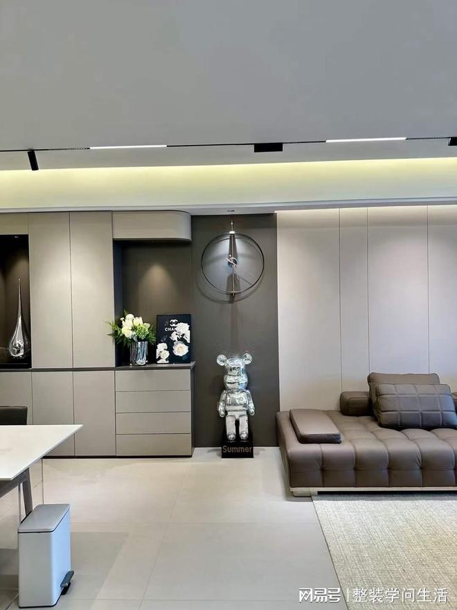 美装达盐系风格整洁利落的家居空间(图1)