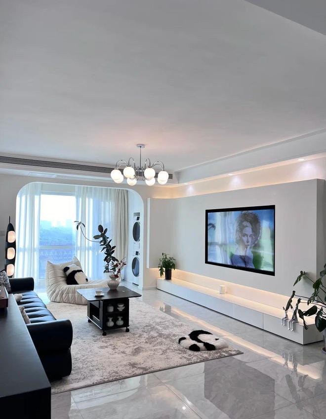 黑白格调：打造高级感的家居空间(图1)