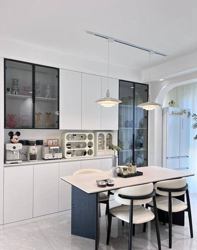 黑白格调：打造高级感的家居空间(图2)