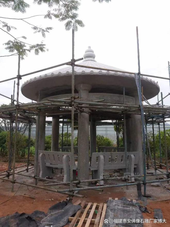 石雕凉亭在乡村中的装饰效果(图2)