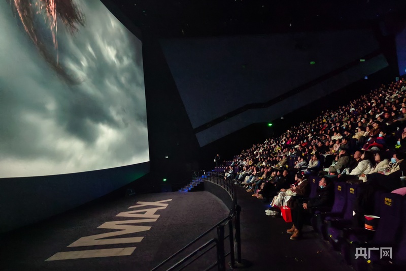 贵阳一影城因哪吒2火“出圈”全国影迷争先打卡(图3)