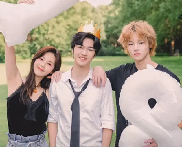 马景涛前妻为儿子庆生18岁马世天正脸酷似王俊凯身高近一米八好出众(图2)