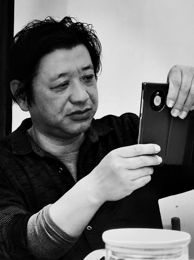 对话黄山掌墨三千建筑装饰设计品牌创始人兼首席创意总监胡灿辉(图1)