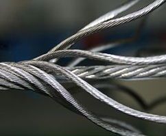 工程防护网定制找河北聚隆不锈钢钢丝绳网兜源头厂家(图1)