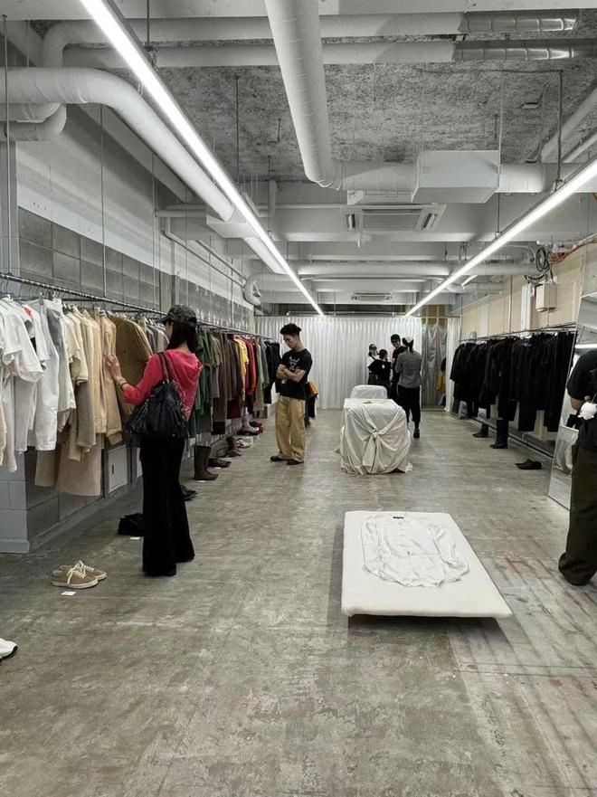 相比产品这些时尚名所的「视觉输出」更耀眼(图5)