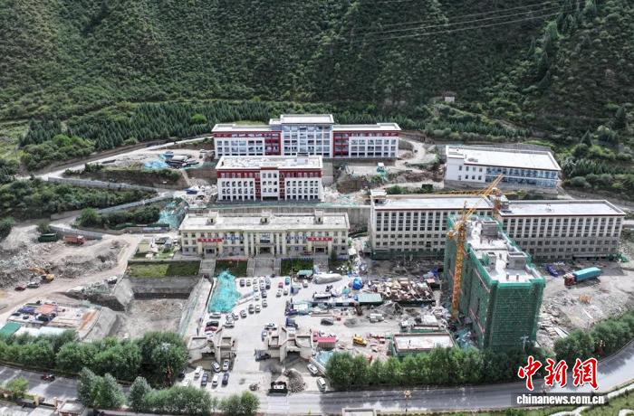 四川省白玉县：总投资25亿元的新学校即将投用(图1)