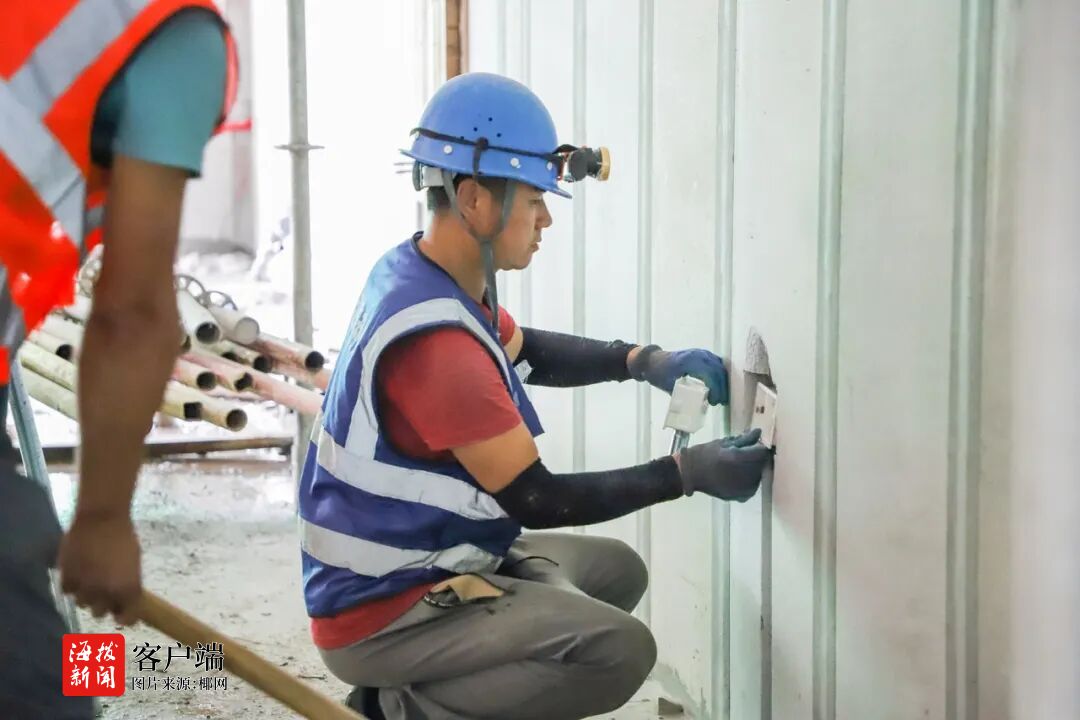 主体结构全面封顶!海口江东新区这所高校实训楼项目进入装修施工新阶段(图2)