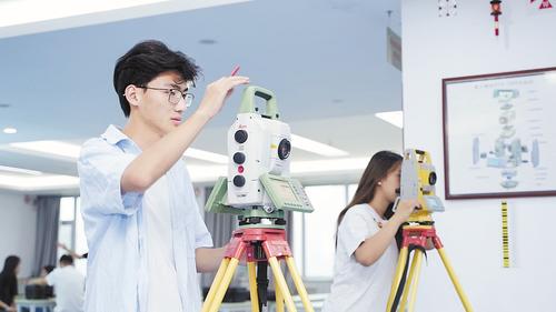 一所职业院校的技能突围(图1)