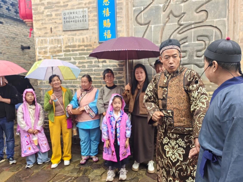 熊猫体育平台:行走传统村落丨古村有“戏”带你穿越700年(图6)