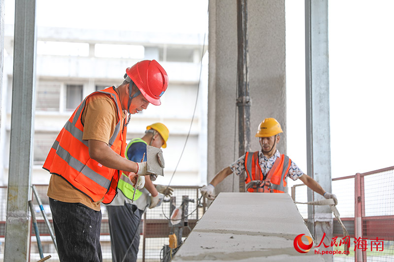 海口国家高新区生物医药产业创新中心项目全面封顶(图1)