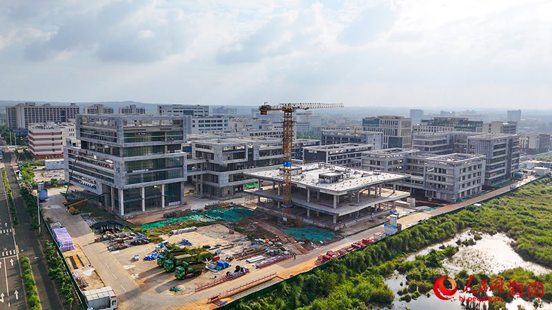 海口国家高新区生物医药产业创新中心项目全面封顶(图3)