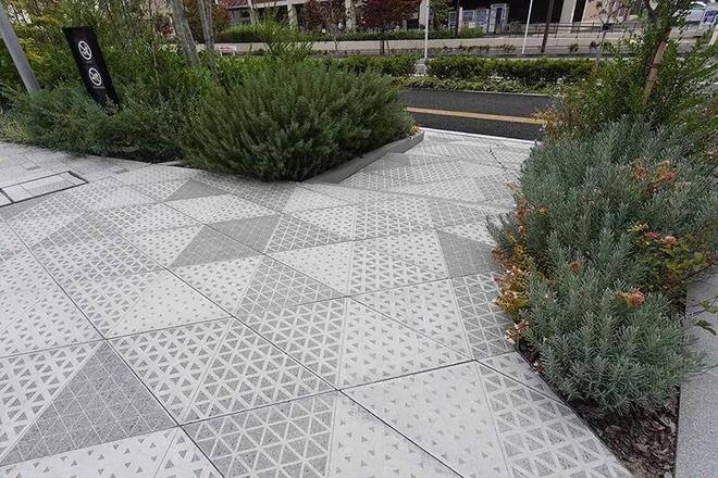 当酒店不再依赖装饰——从日本AtagoHotel的砼画应用看建筑表皮的“长期价值”(图1)